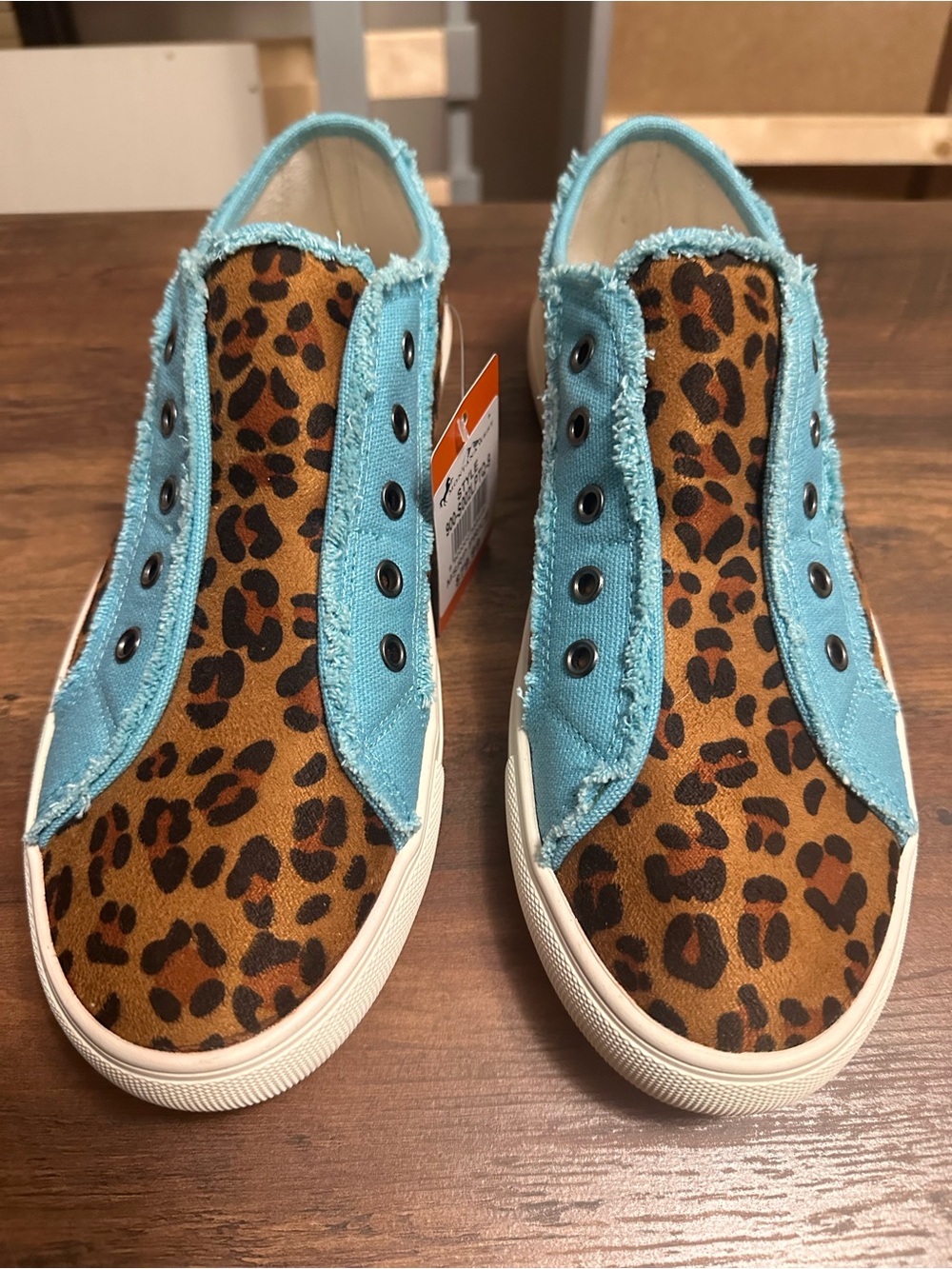 Montana West Leopard Print w/ Lt Blue Frayed Trim Canvas Slip~On Sneakers Sz 9